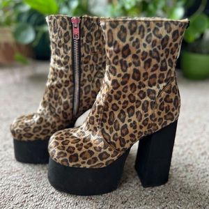 Fabulous, leopard print double platform, ankle boots from dolls kill size 7